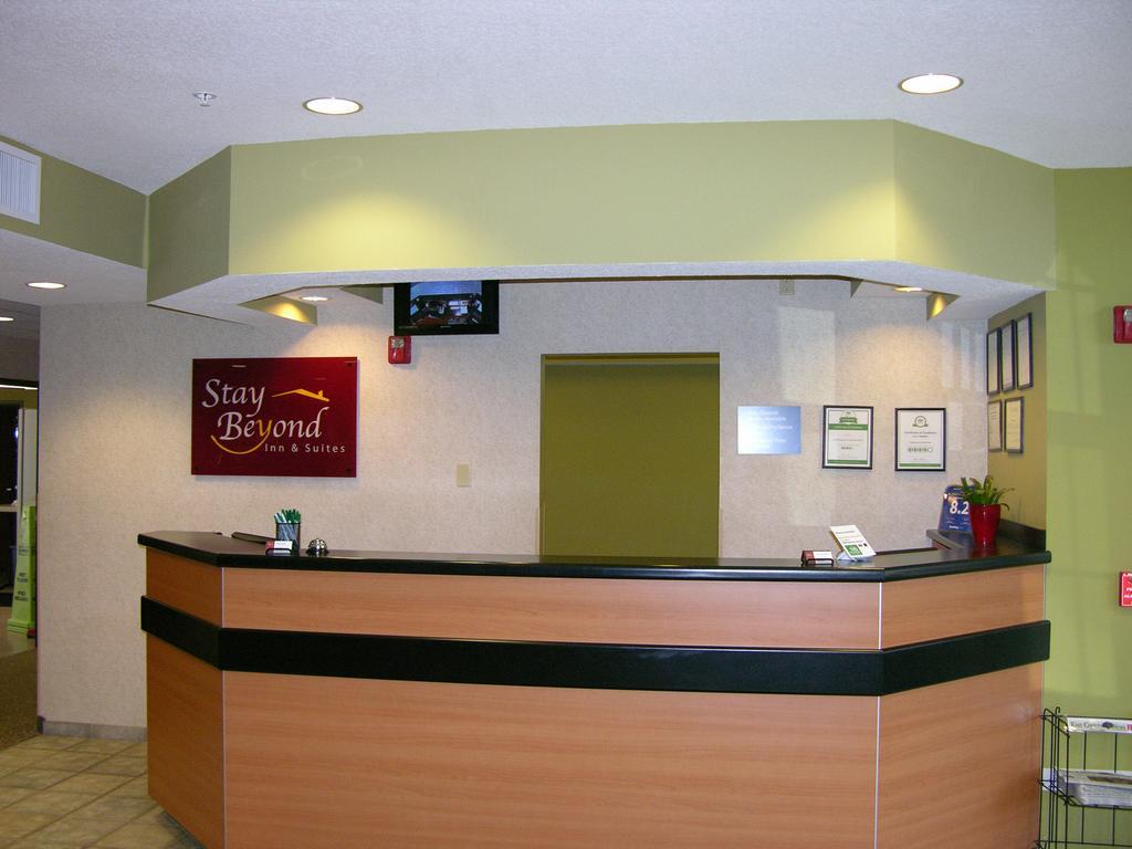 Stay Beyond Inn & Suites Elma Exteriör bild