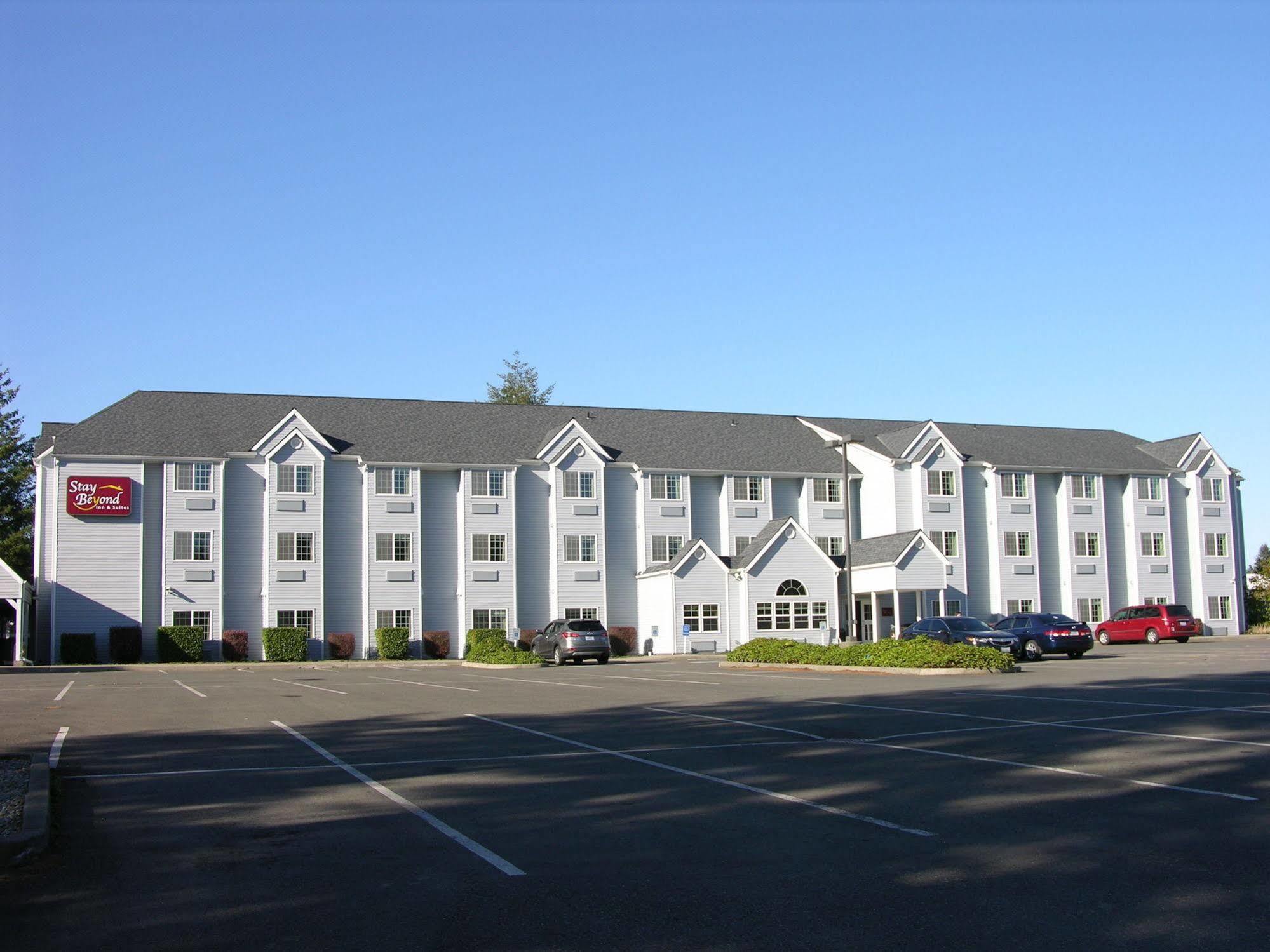 Stay Beyond Inn & Suites Elma Exteriör bild